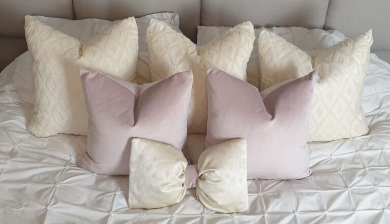 Luxury Bow Cushion Set