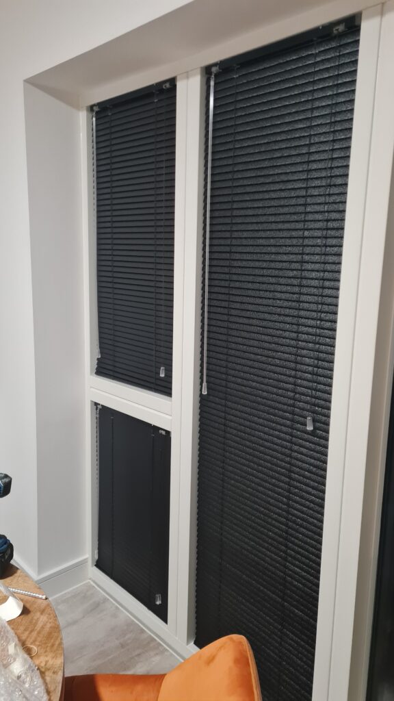 metal venetian blind