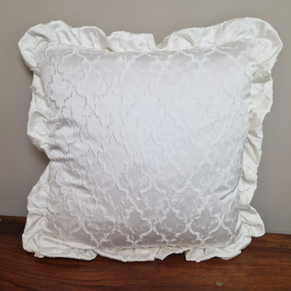 J'adore Snow Frilly Cushion