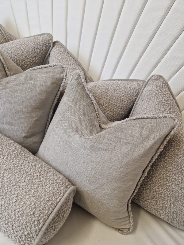 Darwin Boucle Cushion set with bolster