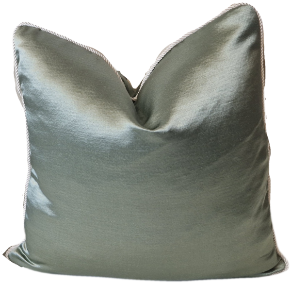 Silent Cushion with braid trim