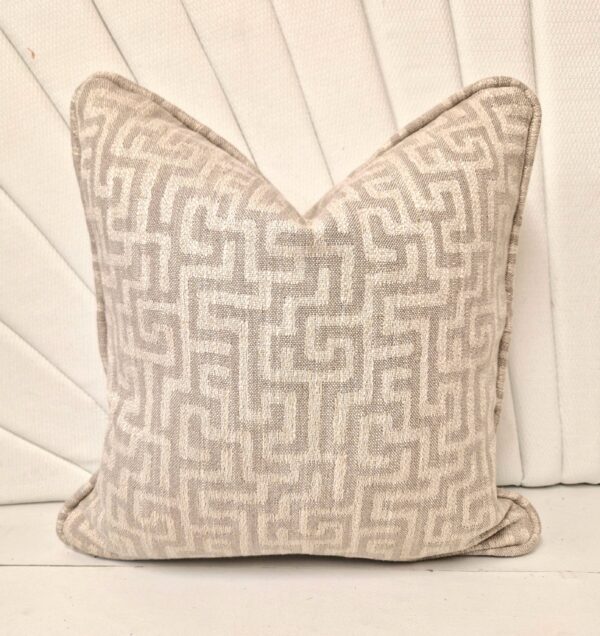 Labyrinth Sand Cushion