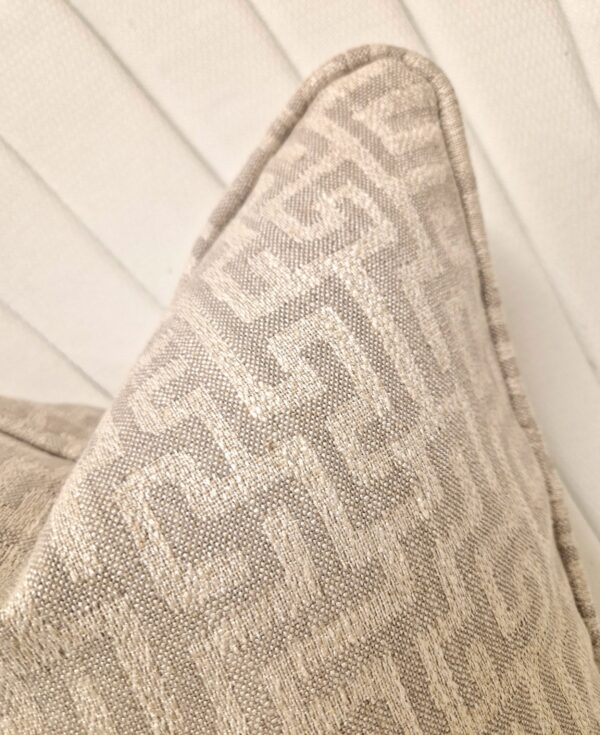 Labyrinth Sand Cushion