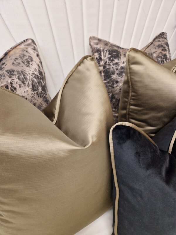 Golden Noir Cushion Set