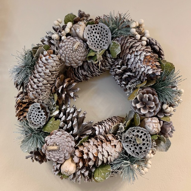 Pinecone and Berry Round Festive Wreath